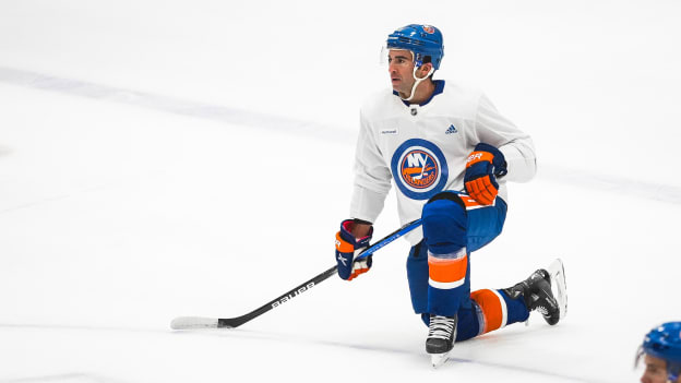 PHOTOS: Islanders Morning Skate Dec. 11