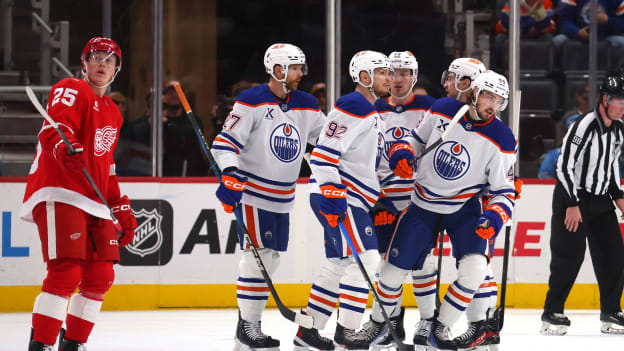 Edmonton Oilers v Detroit Red Wings