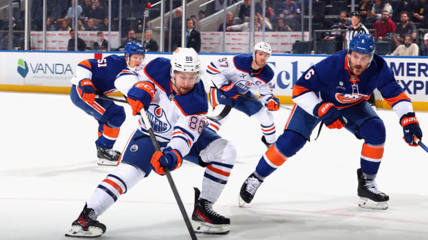 Edmonton Oilers v New York Islanders
