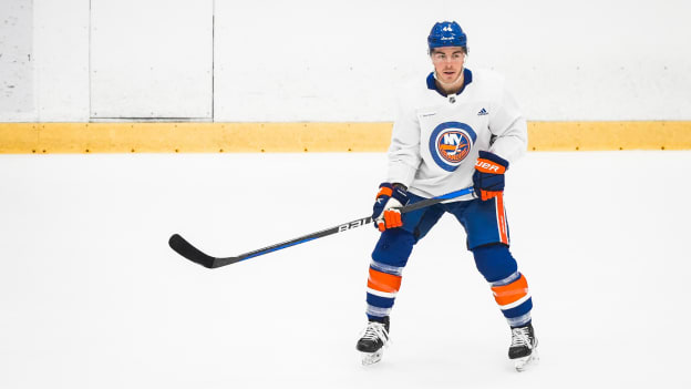 PHOTOS: Islanders Morning Skate Dec. 11