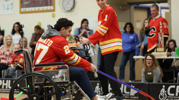 20251121_Floor Hockey_008_ DM