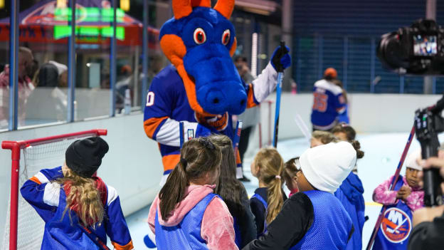 PHOTOS: Try Street Hockey for Free with Girl Scouts of Nassau County