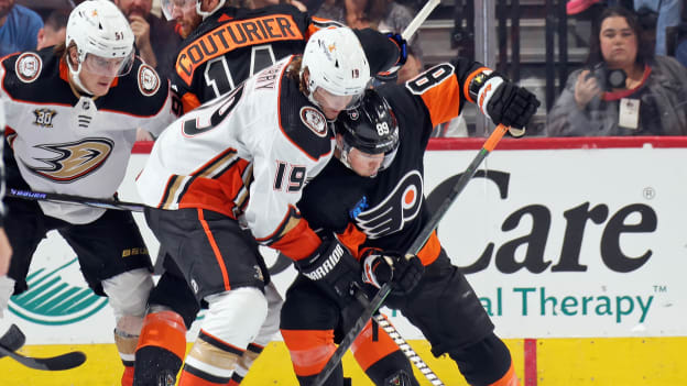 18299657_Anaheim_Ducks_v_Philadelphia_Flyers_Andrew_Taylor_(Greenfly)_20231029_144214