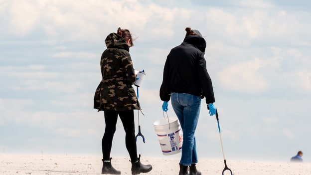 20260407_BeachCleanUp-18