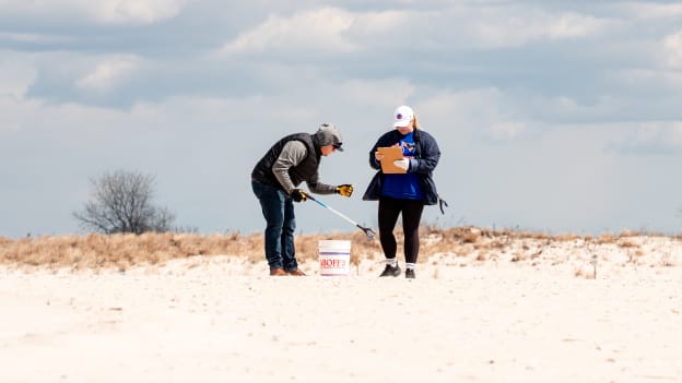 20260407_BeachCleanUp-17