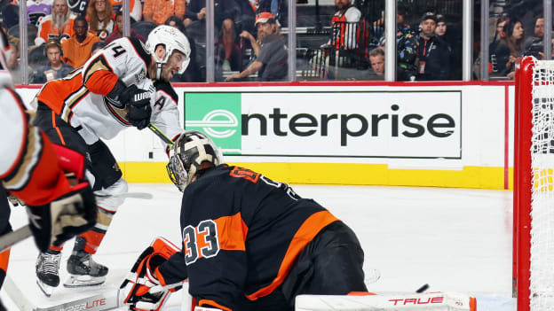 18279064_Anaheim_Ducks_v_Philadelphia_Flyers_Andrew_Taylor_(Greenfly)_20231028_190304