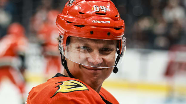 eaa9b77c-5ade-443f-a389-d74768bb5da8Vasquez