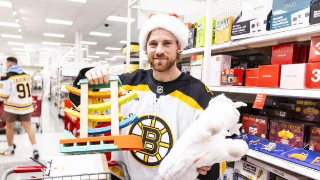 11-08-2024_DLE_Boston Bruins Holiday Toy Shopping36