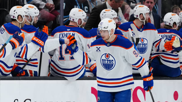 Edmonton Oilers v Utah Mammoth