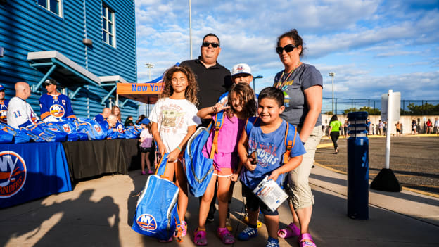 20250827_BackpackDistribution-20