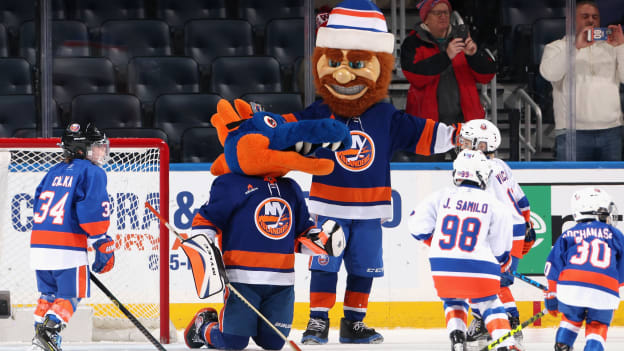 UBS Postgame Photos: Islanders 5, Blackhawks 4