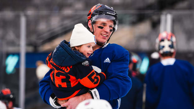 PHOTOS: Islanders Family Skate