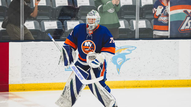 20250702_BLUE_WHITE_WARMUPS_EDITS-4