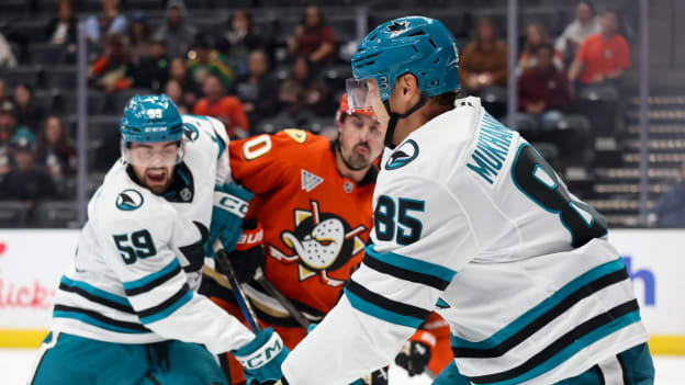 20250929_Sharks_Ducks_Robinson_0266