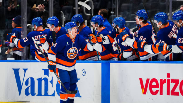 20251107_MIN_NYI_PER2_GOAL_HEINEMAN-7