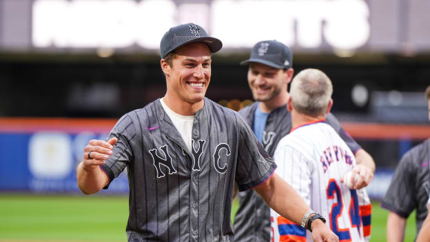 PHOTOS: Anders Lee Throws First Pitch at Mets Game