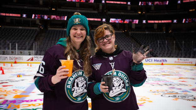 2425_OA_PaintTheIce_090