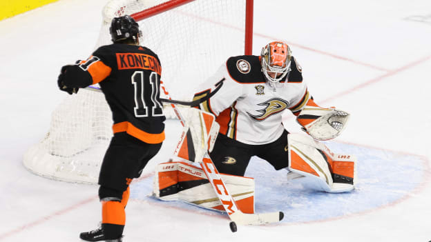 18285608_NHL__OCT_28_Ducks_at_Flyers_Andrew_Taylor_(Greenfly)_20231029_001738