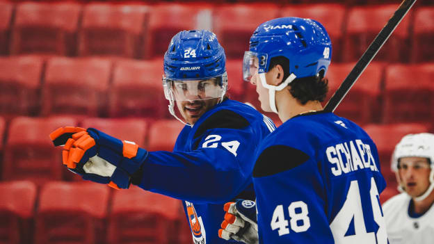 20250919_NYI_TRAININGCAMP_JOHNSTON-30