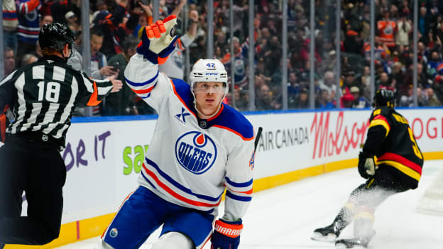 Edmonton Oilers v Vancouver Canucks