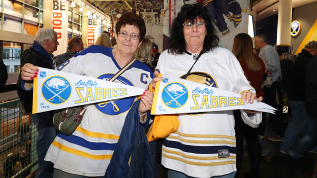 110219_Pennants_16x9