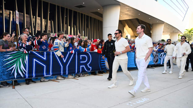 Photos: Winter Classic Arrivals