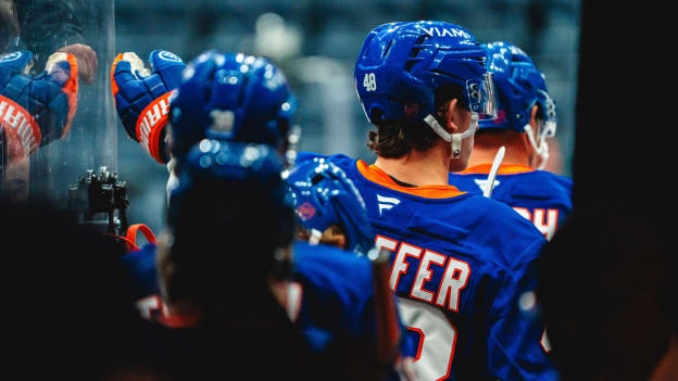 20251202_NYI_TBL_WARMUPS-01