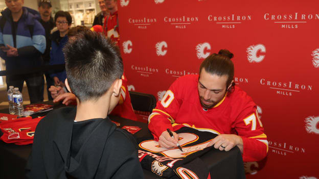 20260223_Flames Autograph Session_ 0007 DM