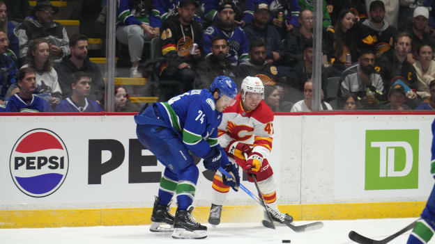 Canucks_Flames_070