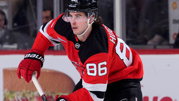 Žádná panika. Jack Hughes by měl Milán stihnout