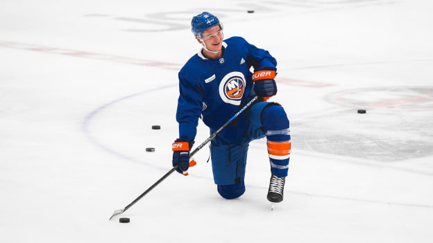 PHOTOS: Islanders Morning Skate Nov. 22, 2023