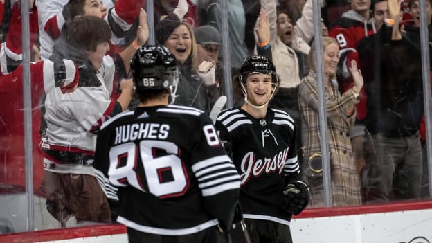 4-1018_GameAction-13