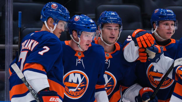 PHOTOS: Islanders 5, Devils 1