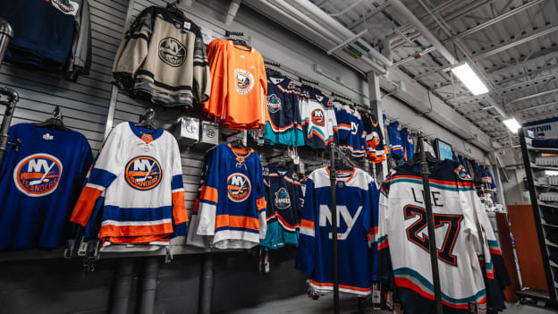 New York Islanders Kids in New York Islanders Team Shop 