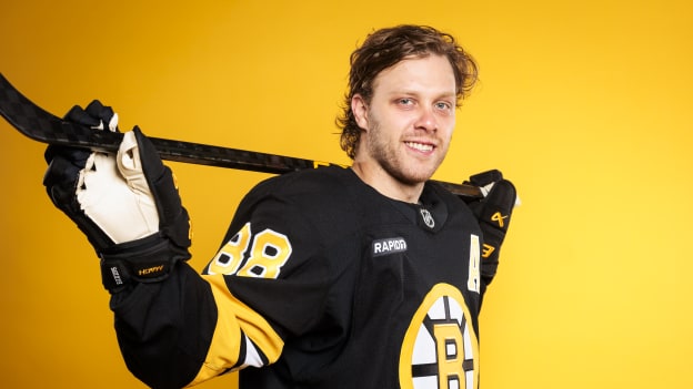04-30-2025_DLE_Boston Bruins Uniform Photoshoot Studio135