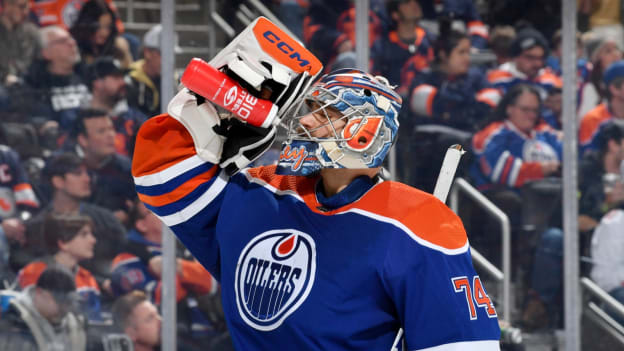GALLERY: Oilers vs. Avalanche