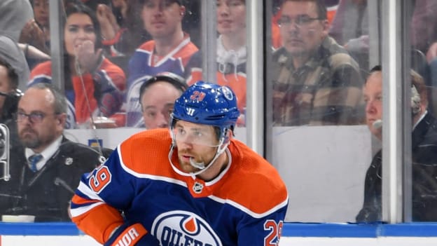 GALLERY: Oilers vs. Avalanche