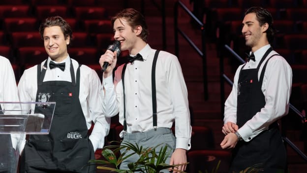 011126_ANAHEIM_DUCKS_347