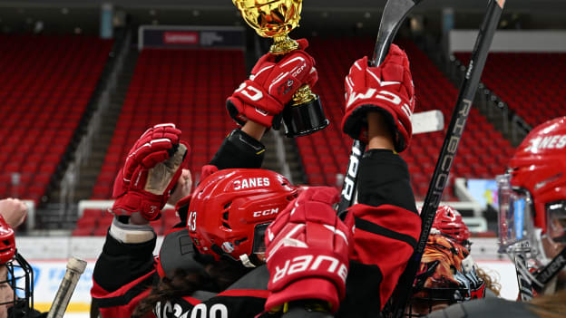 251003IIHFGirlsHockey0071_kdg