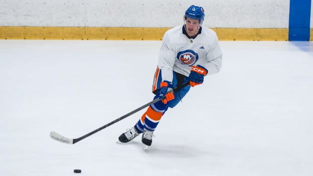 PHOTOS: Islanders Practice Dec. 18