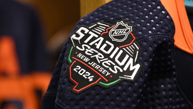 PHOTOS: Islanders Stadium Series