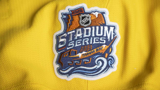 2025_11_19_NHL_StadiumSeries_Bruins_Product_001171