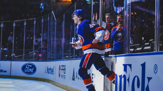 20251016_WIN_NYI_SJS_SCHAEFER_FIRSTSTAR-2