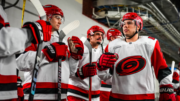 251025_CAR@DAL_JL106044