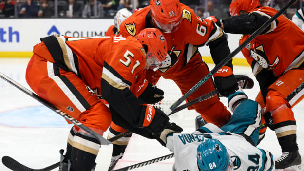 20250929_Sharks_Ducks_Robinson_0277