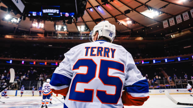 20250925_NYI_NYR_PRESEASON_PREGAME-19