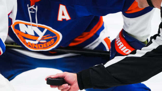 20250929_NYI_NYR_2P_action-30