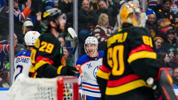 Edmonton Oilers v Vancouver Canucks