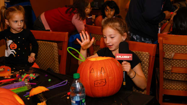 20231023_PUMPKIN_CARVING_FLA0045_JP