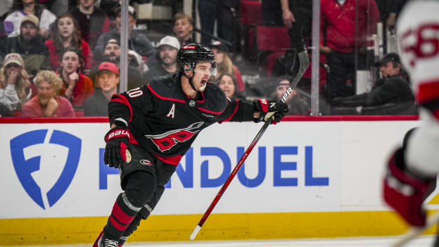 23_250429_CARvsNJD_RD1_GM5_JL101926